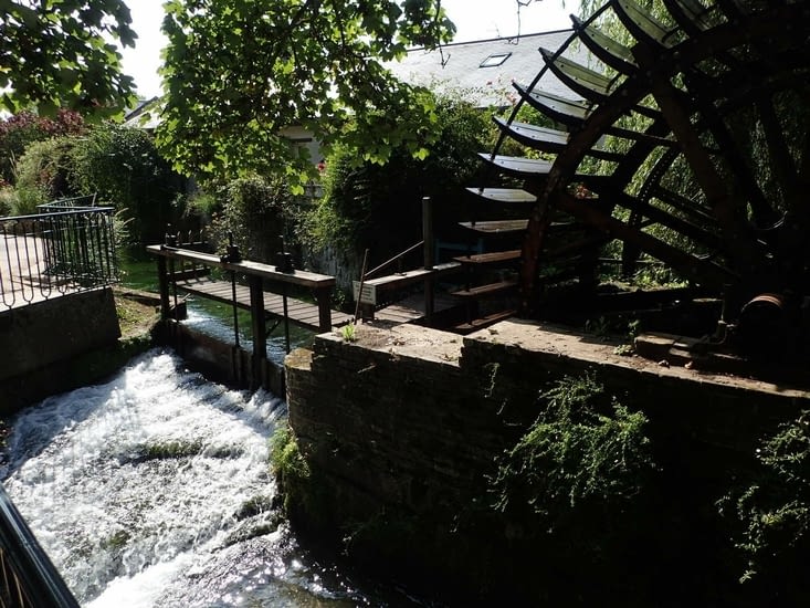 La Veules est avec ses 1.149 mètres,  le plus petit fleuve de France.