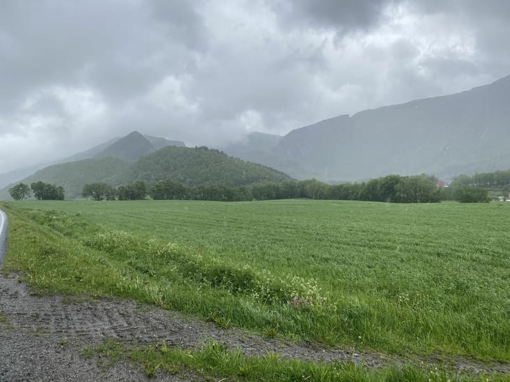 « Quand le ciel bas et lourd pèse comme un couvercle…. »