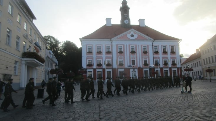 Parade militaire (Tartu)