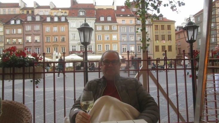 Un drink sur la terrasse du vieux marché