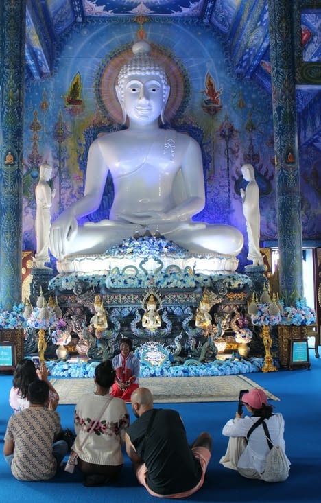 A l'intérieur du temple