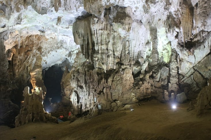 dans la grotte de Phong Nha