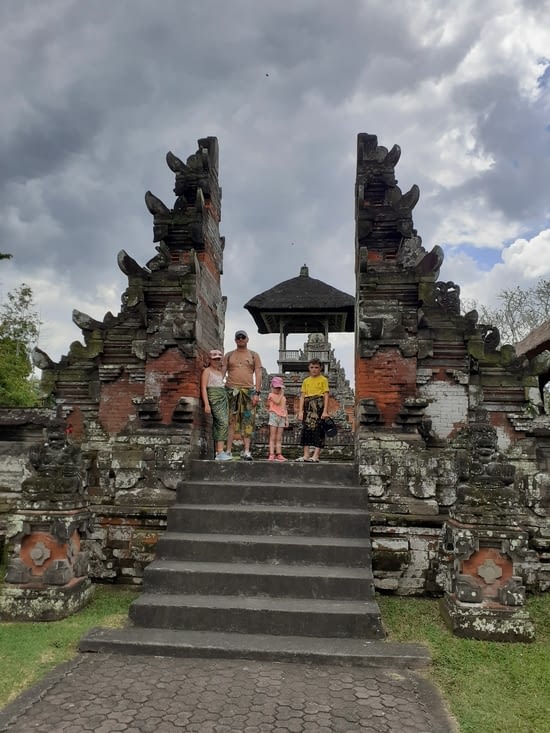 Autour du temple