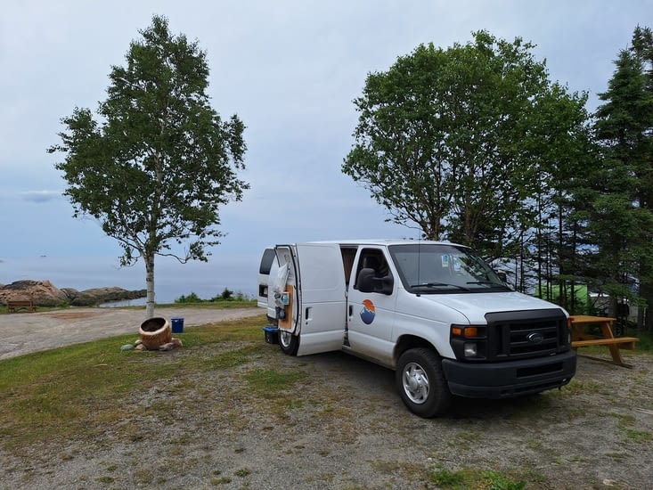 Aujourd'hui on reste toute la journée au camping à observer les baleines