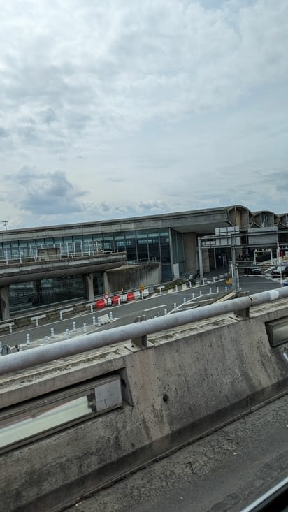 Arrivée à CDG Terminal 2E