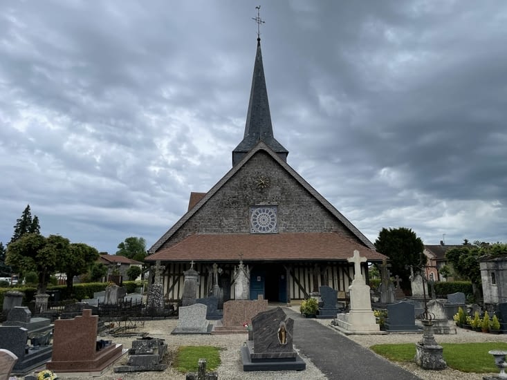 L’église a pans de bois.