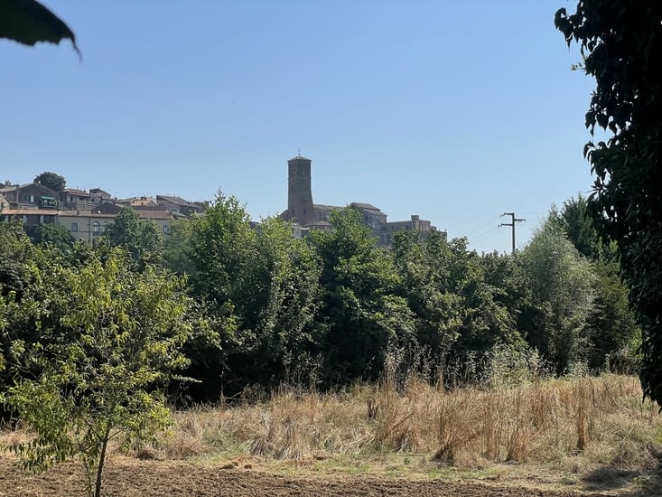 Sutri est une citadelle un peu en hauteur