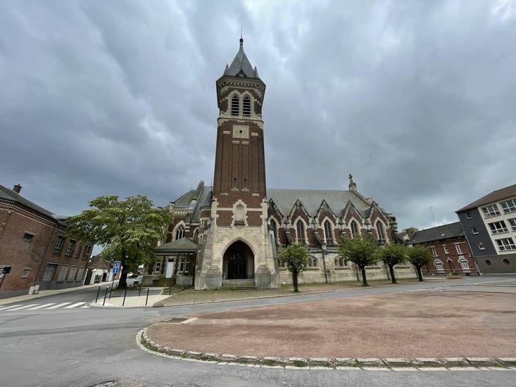 Pas le temps de m’arrêter, seulement la photo de l’église.