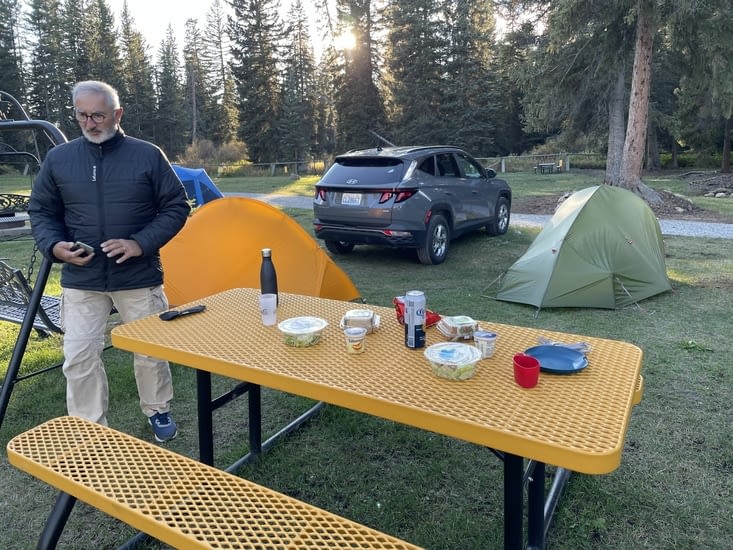 Nuit sous la tente dans un KOA camping.