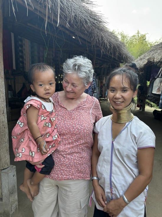 Femme patong et son bébé