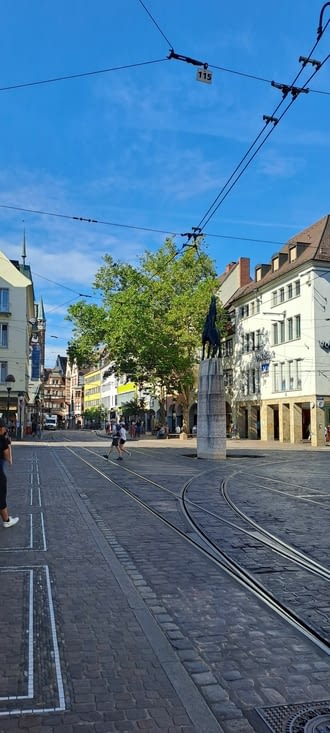 Arrivée dans le centre-ville de Freiburg