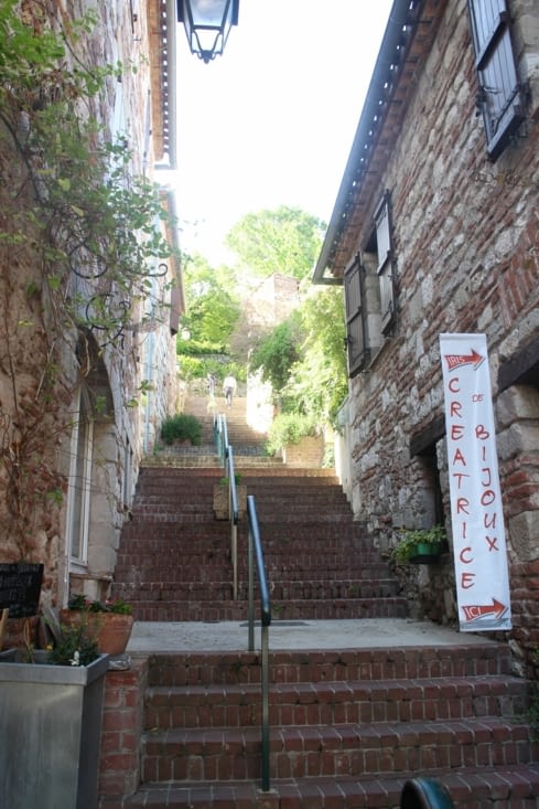 Promenade dans les belles rue de Penne d'Agenais