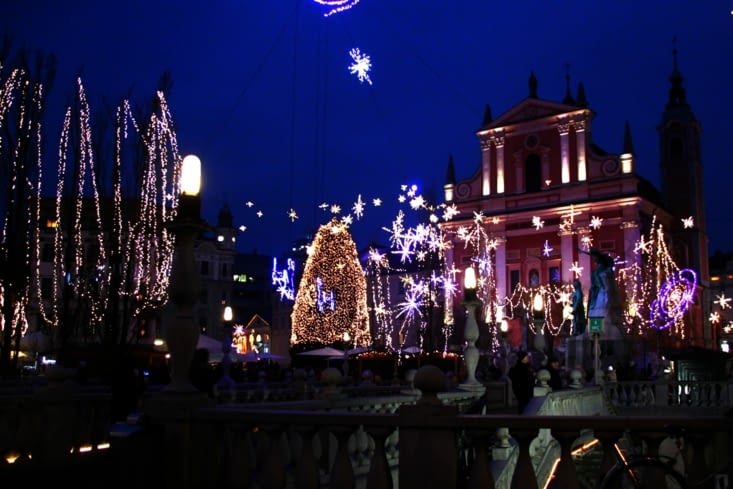 A Ljubljana, nous admirons des illuminations de Noël très originales.