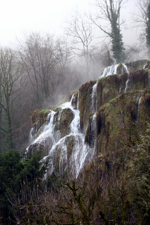 Sur la route pour rejoindre la Bourgogne, nous tombons sur cette très belle cascade.