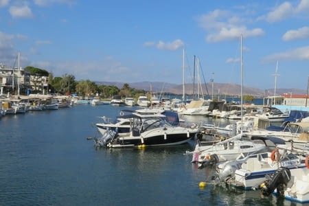 Au revoir Athènes. C'est parti pour un circuit en voiture de 1 000 km.