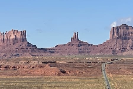 Monument Valley, Mexican Hat, Twins Sisters, Moab.