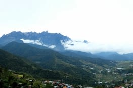 Notre première vue de Kundasang sur le mont Kinabalu, en arrivant