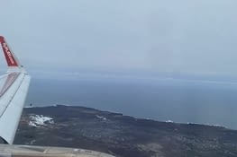 Arrivée sur Keflavìk, la terre fume déjà !!!