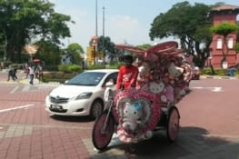 Tuktuk hello kitty